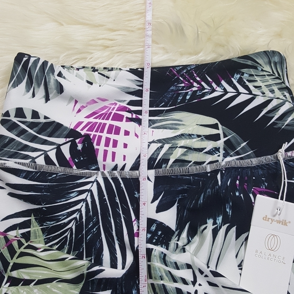 Balance Collection Palm Print Dry-Wik Leggings - Picture 5 of 10